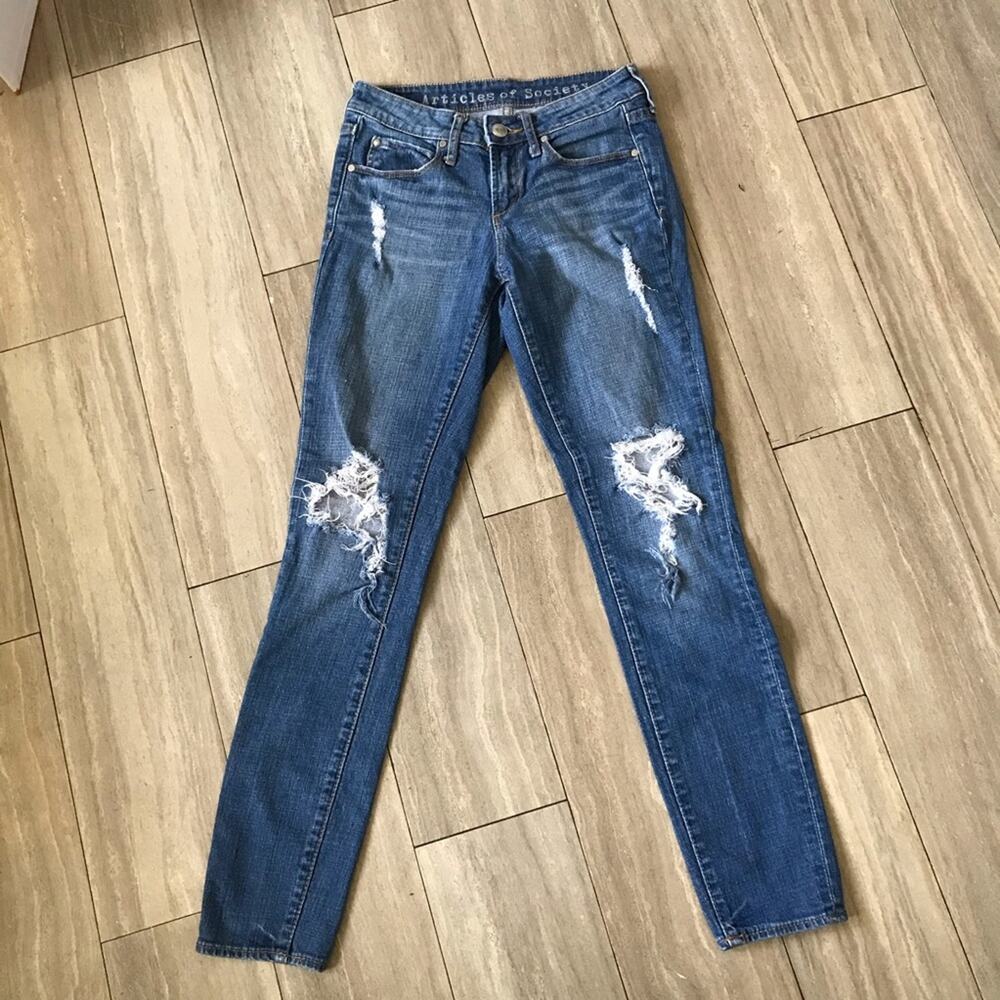 Articles of society distressed ripped skinny jeans size 24